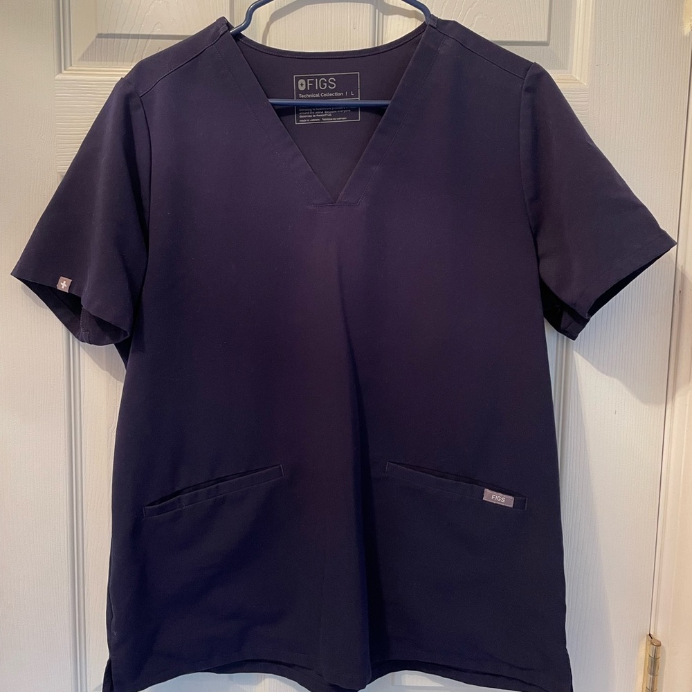 Navy Figs Casma Three Pocket Scrub Top